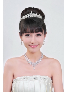 Gorgeous Alloy With Rhinestone Ladies Necklace and Tiara