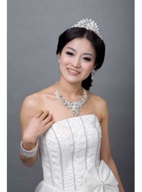 Splendid Rhinestone and Alloy Dignified Jewelry Set