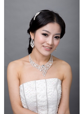 Unique Alloy With Rhinestone Ladies Jewelry Sets