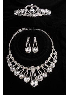 Gorgeous Dazzling Rhinestone Jewelry Set Necklace And Tiara