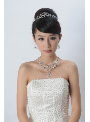 Intensive Flower Dazzling Crystal Jewelry Set Including Necklace And Tiara