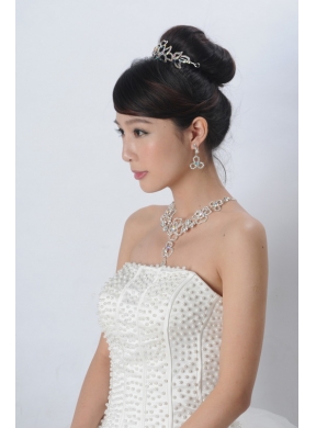 Intensive Flower Dazzling Crystal Jewelry Set Including Necklace And Tiara