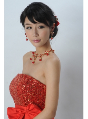 Mysterious Red Intensive Flowe Necklace  And Headflower