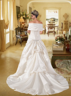 Gorgeous Sweetheart 2015 A Line Court Train Wedding Dresses with Beading