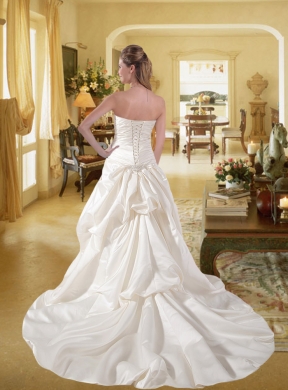 Gorgeous Sweetheart 2015 A Line Court Train Wedding Dresses with Beading