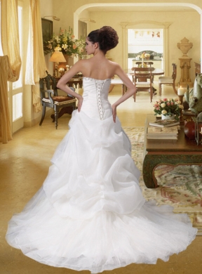 New Style A Line Court Train Beading Wedding Dresses with Sweetheart