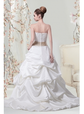 Princess Court Train Strapless Wedding Dresses with Appliques