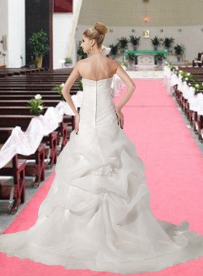 Beautiful Strapless A Line Chapel Train Appliques Lace Wedding Dresses