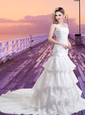 Discount Strapless Chapel Train Wedding Dress with Hand Made Flowers