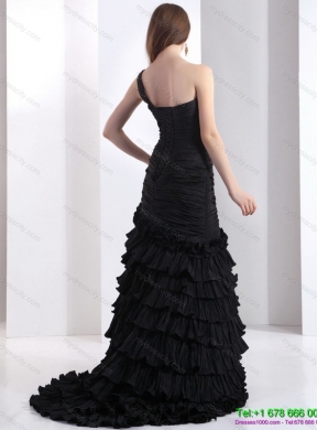 Brush Train Pleated Black Prom Dresses with One Shoulder and Ruffled Layers