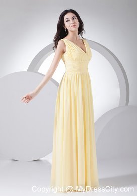 Ruching Decorate Light Yellow Chiffon V-neck Homecoming Dress