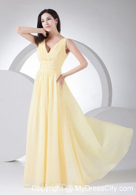 Ruching Decorate Light Yellow Chiffon V-neck Homecoming Dress