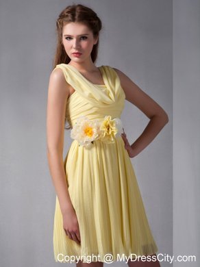 Straps Mini-length Flower Decorate Homecoming Dress in Yellow