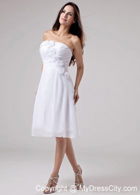 Hand Made Flowers Decorate A-Line Homecoming Dress in White