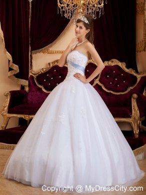 White Princess Sweetheart Appliques Tulle Quinceanera Dress