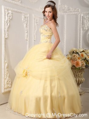 Beautiful Sweetheart Appliques Light Yellow Quinceanera Dress