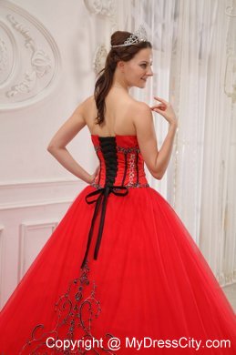 Red Floor-length Sweetheart Tulle Appliques Dress for Quince