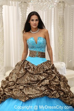 Leopard Court Train Aqua Blue Quinceanera Dress with V-cut Neck