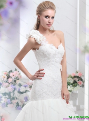 2015 Elegant One Shoulder Wedding Dress with Hand Made Flowers