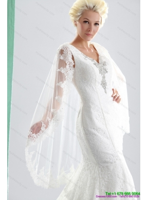 2015 Luxurious V Neck Wedding Dress with Lace and Appliques