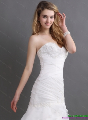 2015 Modest Sweetheart Wedding Dress with Ruching and Ruffles