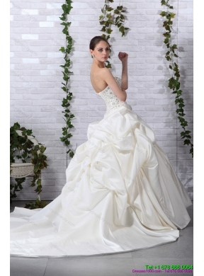 2015 Pretty Strapless Beading Wedding Dress with Brush Train