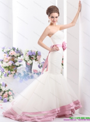 2015 Fashionable Strapless Mermaid colored Wedding Dress with Ruching and Hand Made Flowers