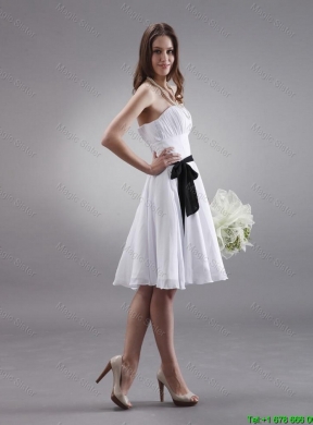 Latest White Strapless Sashes Prom Gowns with Knee Length