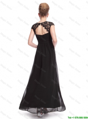 Beautiful Bateau Black Prom Dresses with Lace and Ruching