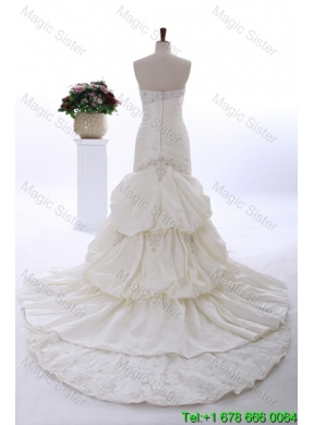 Custom Made Embroidery Wedding Dresses with Court Train