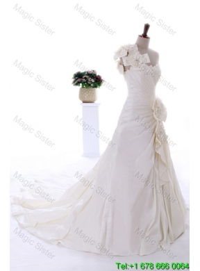 Exclusive Beading and Hand Made Flowers White Wedding Dresses with Court Train