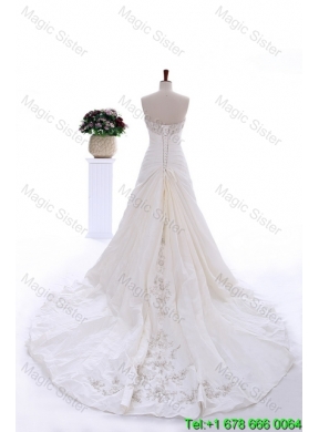 Romantic Embroidery and Beading Wedding Dresses with Court Train