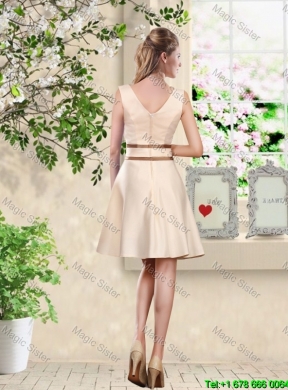 Elegant Short V Neck and Bowknot Bridesmaid Dresses in Champagne