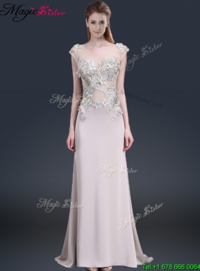 2016 Luxurious Brush Train Cap Sleeves Prom Dresses with Appliques