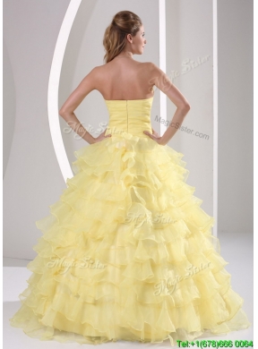 2016 Gorgeous Sweetheart Quinceaners Gowns with Appliques and Ruffled Layers