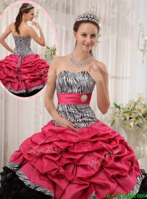 2016 Pretty  Ruffles Sweetheart Quinceanera Gowns in Red and Black