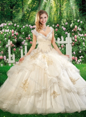 Cheap Champagne Straps Quinceanera Dresses with Beading and Appliques