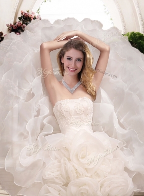 Classical Hand Made Flowers Strapless Wedding Dresses with Ruffled Layers