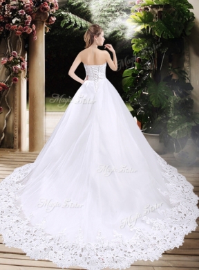 New Style Ball Gown Sweetheart Chapel Train Wedding Dresses with Appliques