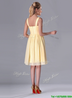 Empire Light Yellow V Neck Knee Length Short  Dama Dress with Ruching