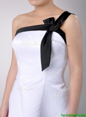 Exquisite One Shoulder Satin Short  Dama Dress in White and Black