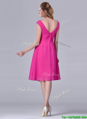 Hot Pink Empire Knee-length Chiffon Ruching Short Dama Dress for Graduation