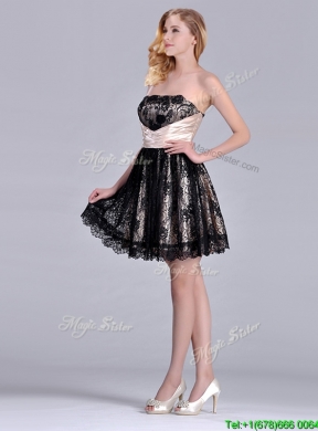 Modern Strapless Black Short Dama Dress with Lace and Belt