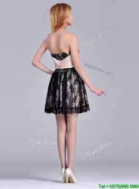 Modern Strapless Black Short Dama Dress with Lace and Belt