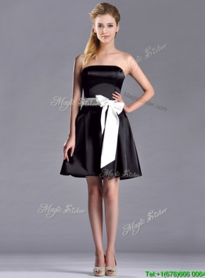 Romantic A Line Strapless White Be-ribboned Short Prom Dress in Black