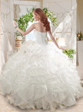 Discount Ball Gown Sweetheart White Classic Quinceanera Dresses with Beading and Ruffled