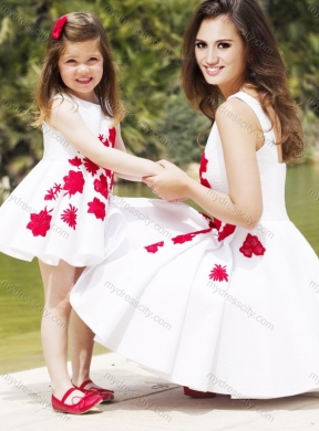 Designer Embroidered Prom Dress with Knee Length and Hot Sale Scoop Little Girl Dress in White