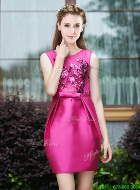 2016 Luxurious Column Scoop Applique Hot Pink Bridesmaid Dress in Satin