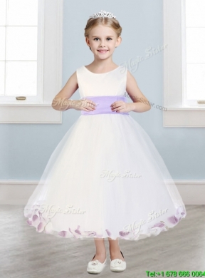 Fashionable Scoop Hand Made Flowers and Appliques Girls Party Dress in White