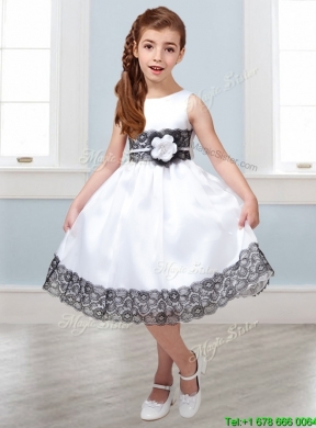 Popular Scoop White Mini Quinceanera Dress with Hand Made Flowers and  Lace